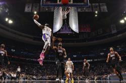 开云中国体育网页版登录詹姆斯对阵凯尔特人